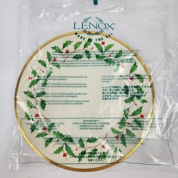 New Lenox Holiday Gold Trim Holly & Berry 8" Lunch Plate Made USA - Picture 1 of 6